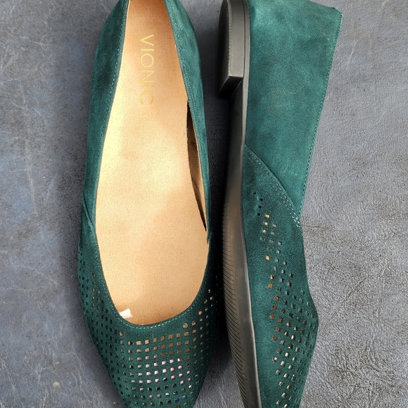 Vionic Designer Suede Flats - Picture 7 of 8